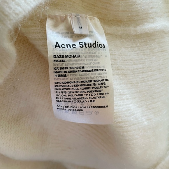 Acne Studios Cream Mohair Off-the-Shoulder Oversize Sweater - Picture 4 of 7